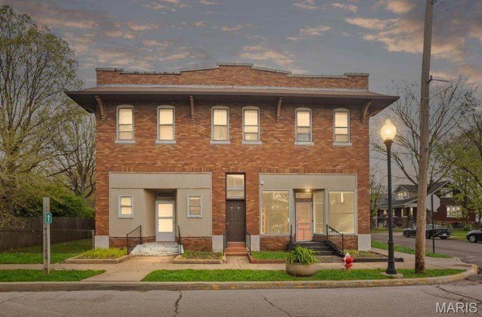 821/823 Niedringhaus Avenue - Photo 1