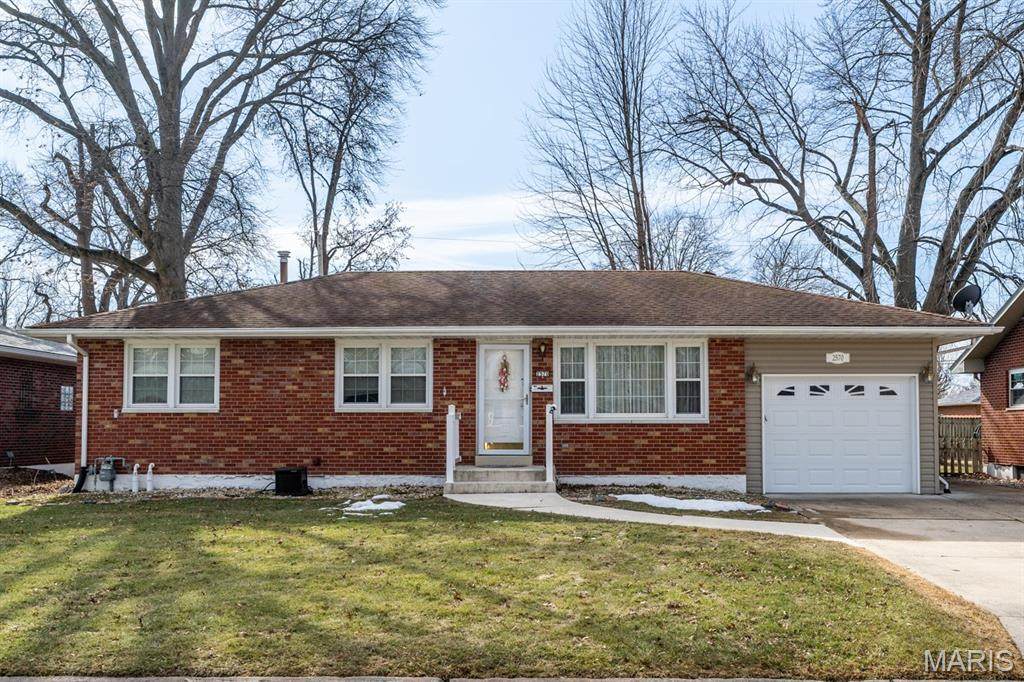 2570 Boyle Avenue - Photo 1