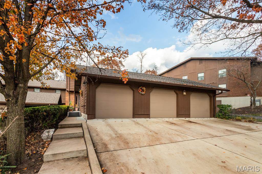 2005 Meadowtree Lane - Photo 1