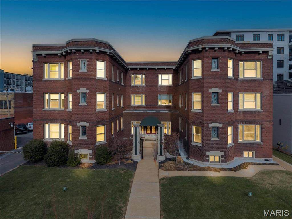 4561 Laclede Avenue - Photo 1
