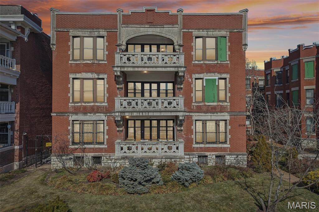 5539 Waterman Boulevard - Photo 1