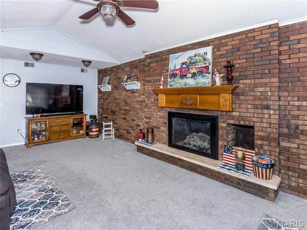 https://bt-photos.global.ssl.fastly.net/midamerica/orig_boomver_2_26007524-1.jpg