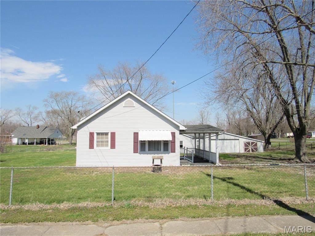 206 Fisher Avenue - Photo 1