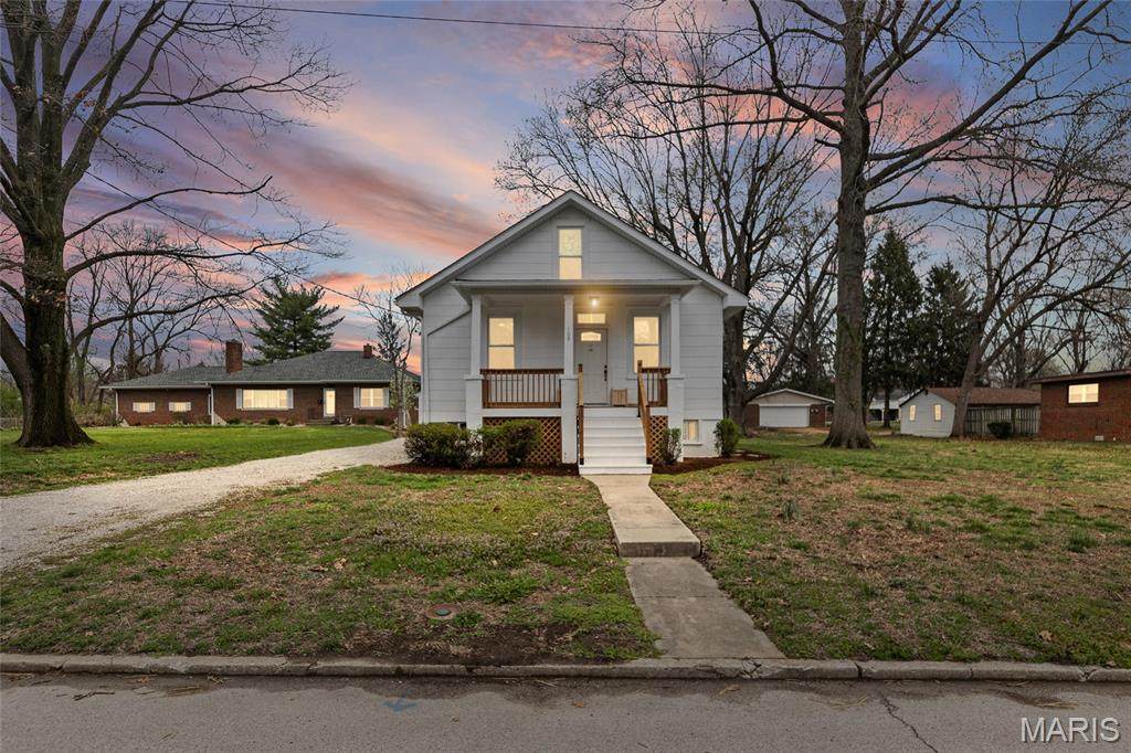 109 38th Street - Photo 1