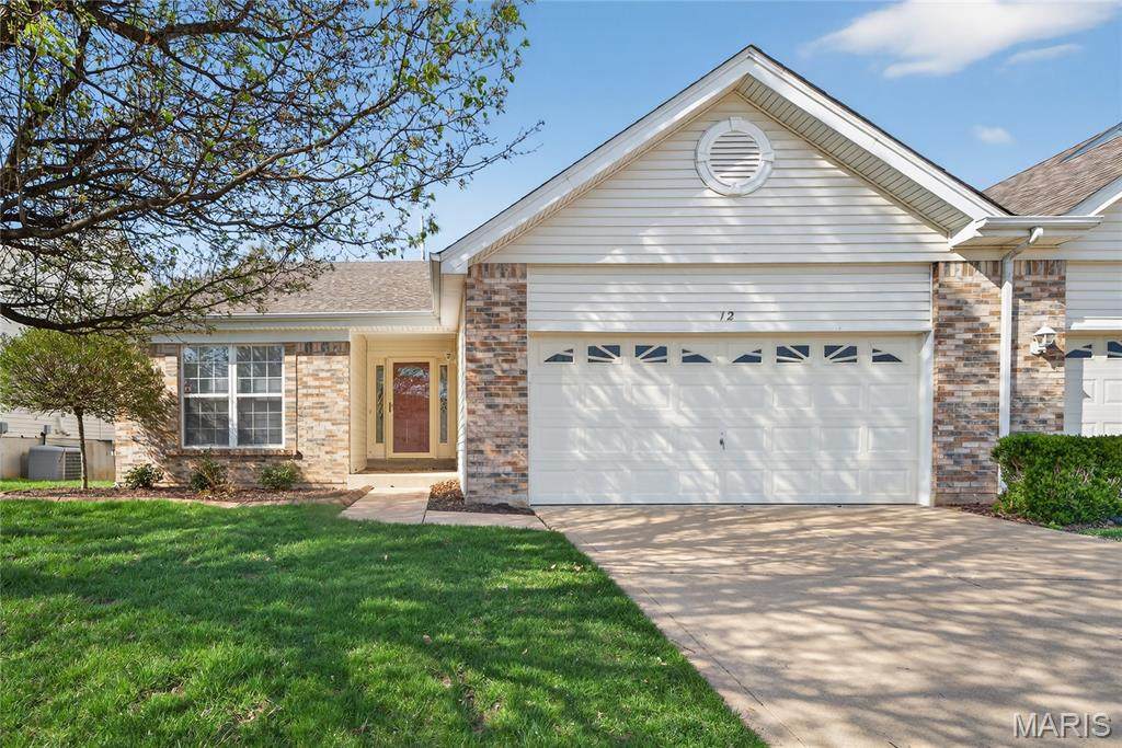 12 Shimmering Lake Court - Photo 1
