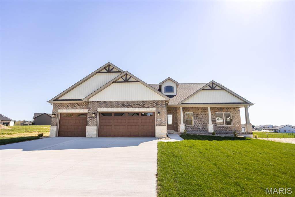 3740 Golfview Circle - Photo 1