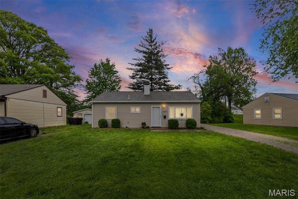 3805 Little Flower Lane - Photo 1