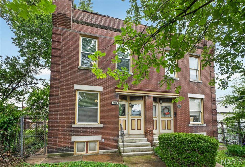 2206 Victor Street - Photo 1
