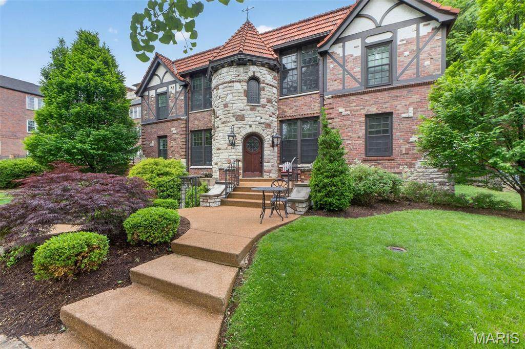 731 Westwood Drive - Photo 1