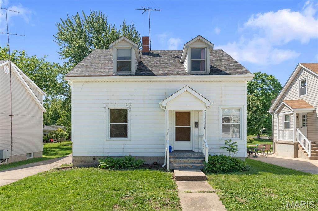 306 8th Street - Photo 1