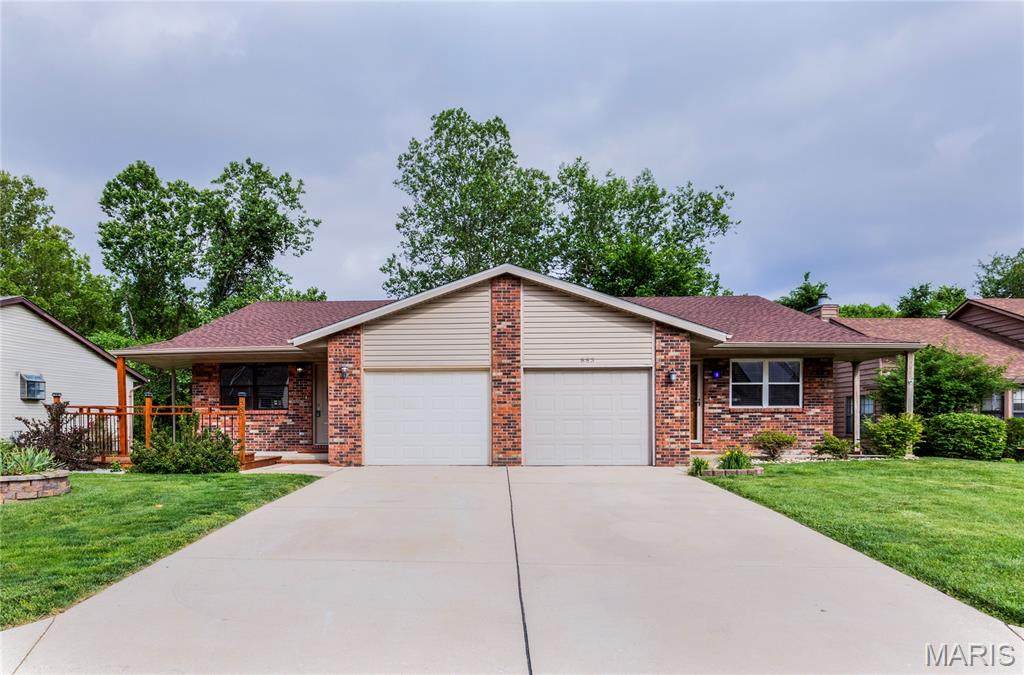 885 Lester Avenue - Photo 1