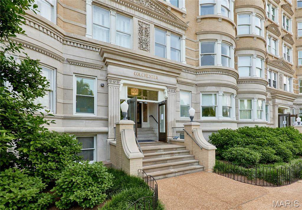 10 Kingshighway Boulevard - Photo 1