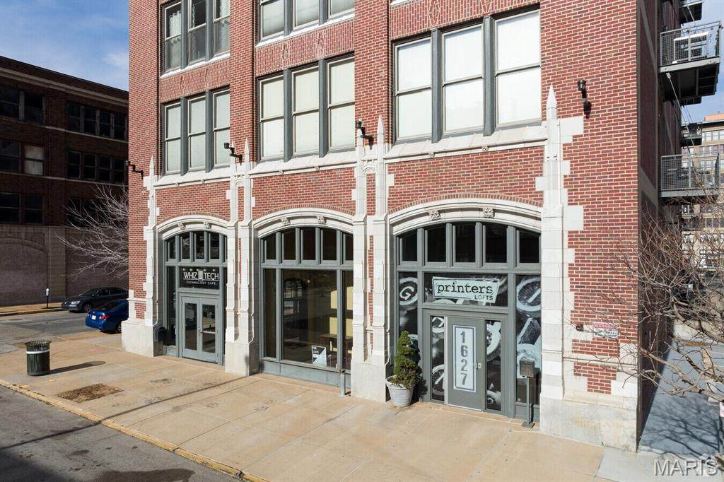 1627 Locust Street - Photo 1