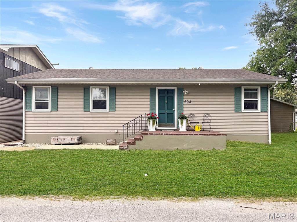 602 Illinois Avenue - Photo 1