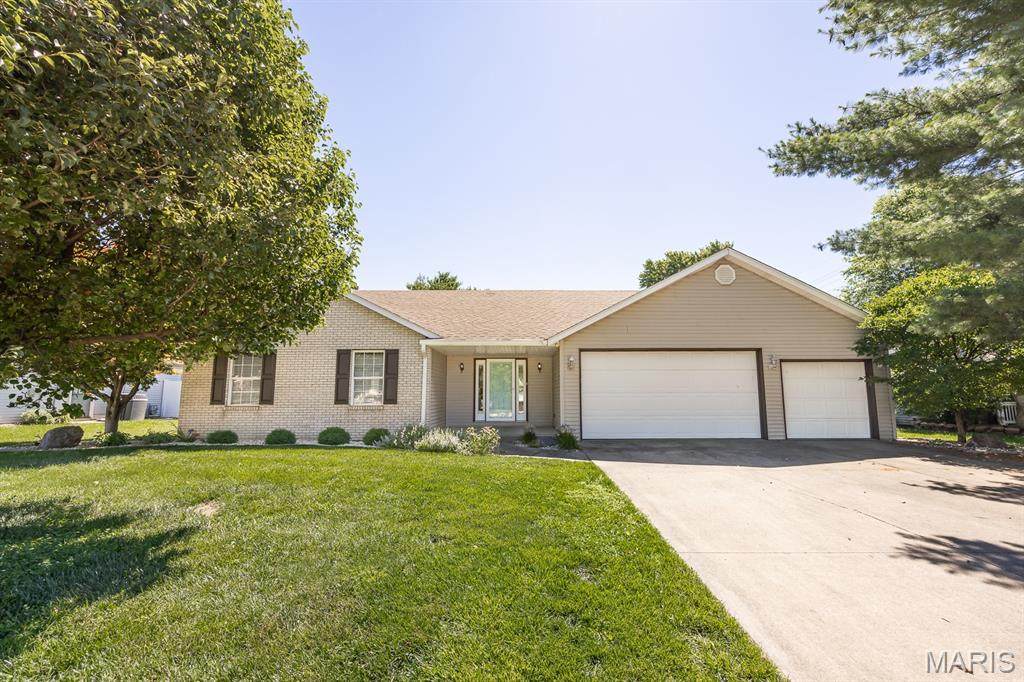 916 Crosswinds Drive - Photo 1