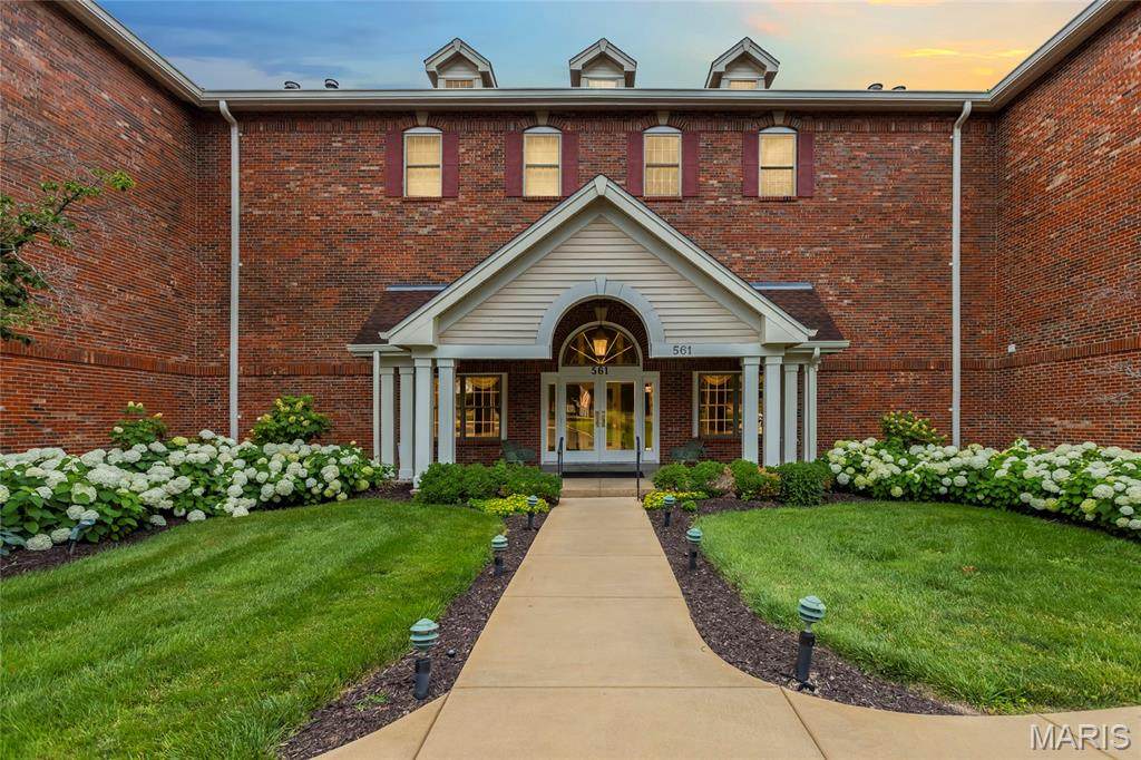 561 Sarah Lane - Photo 1