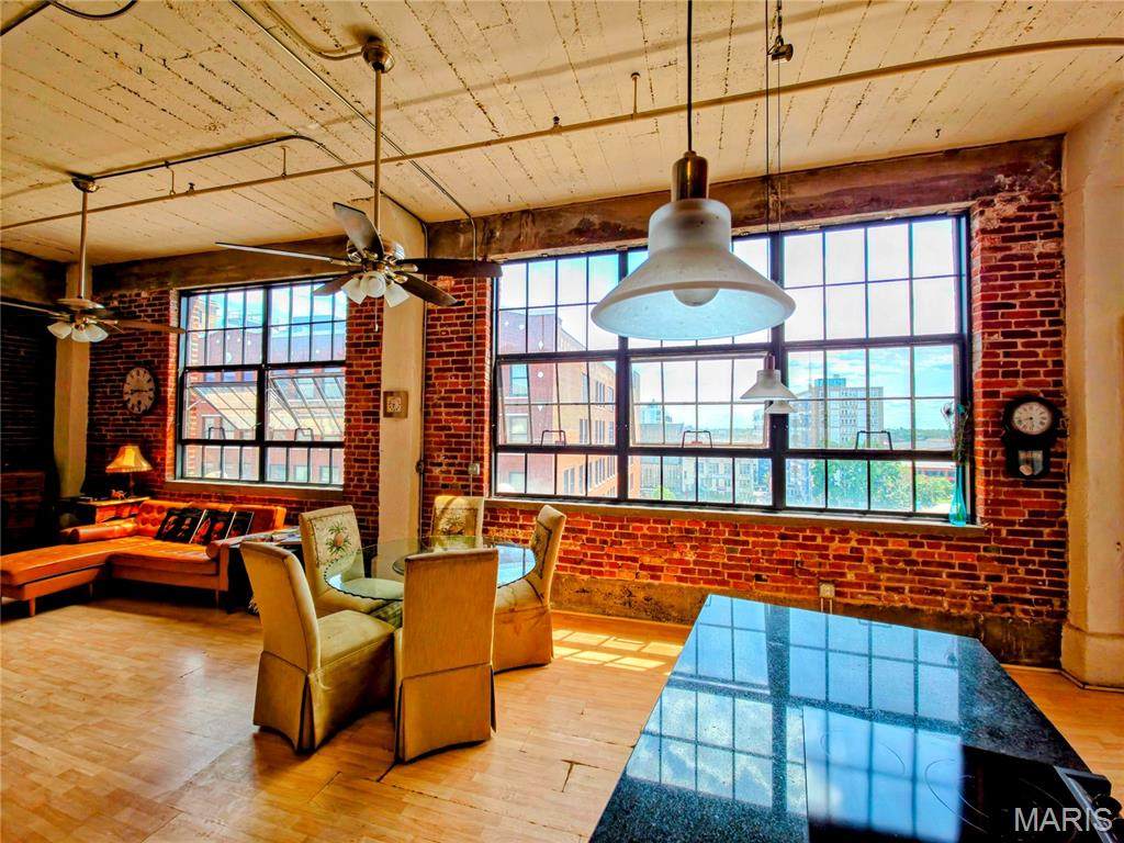 1611 Locust Street - Photo 1