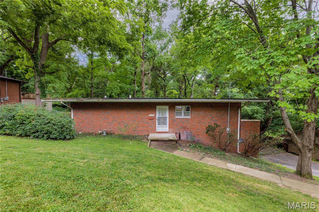 828 Willoway Avenue - Photo 1
