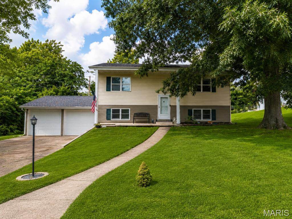 1303 Woodlawn Drive - Photo 1