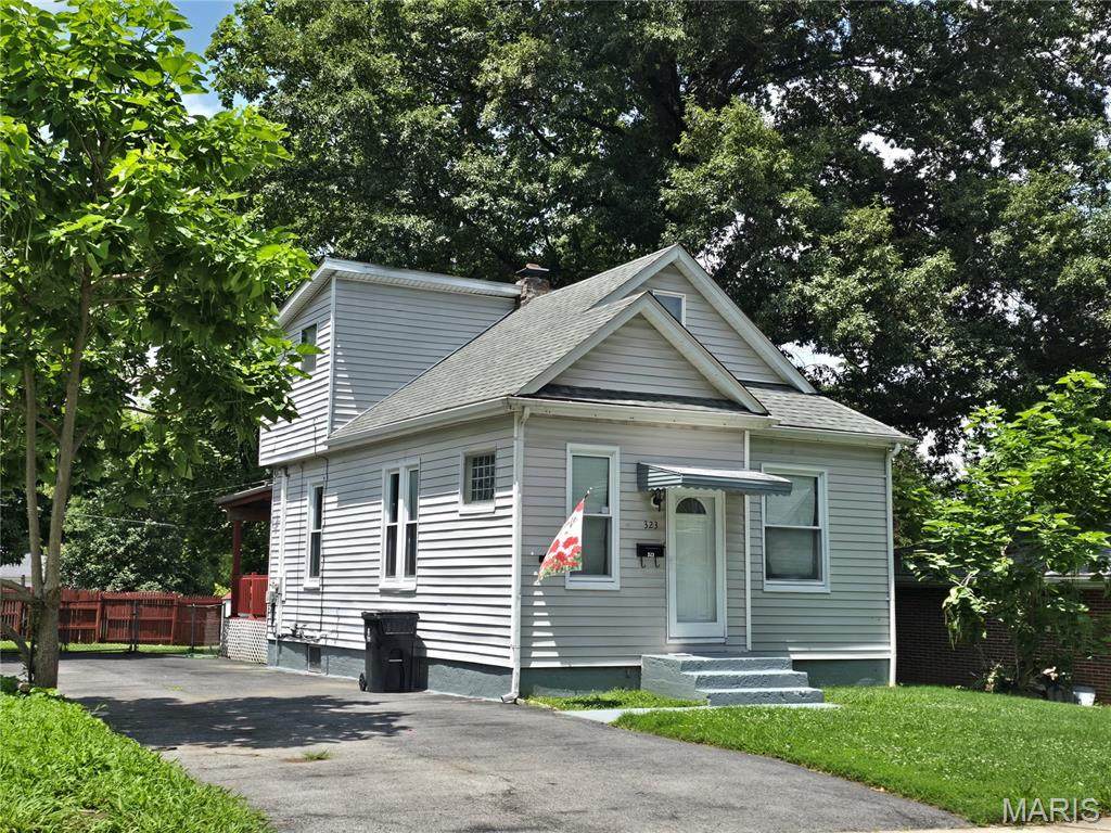 323 37th Street - Photo 1