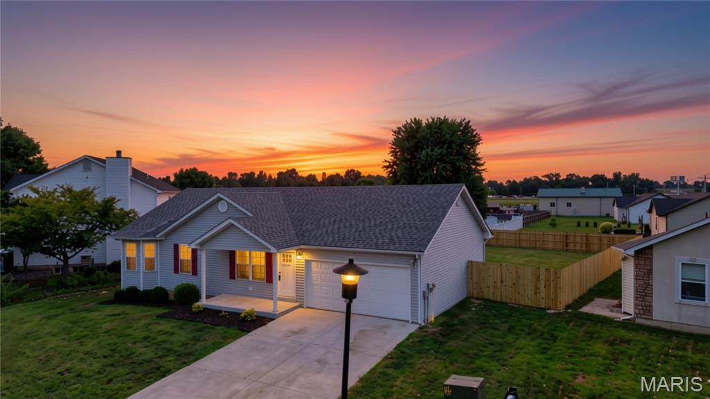 104 Briarwood Drive - Photo 1