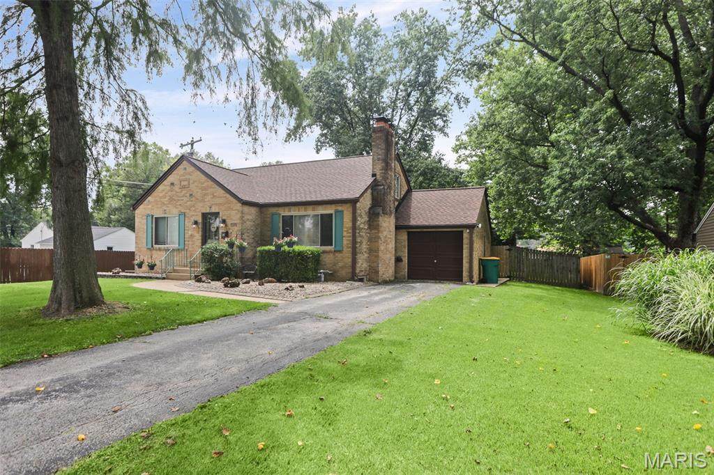 305 Edward Street - Photo 1