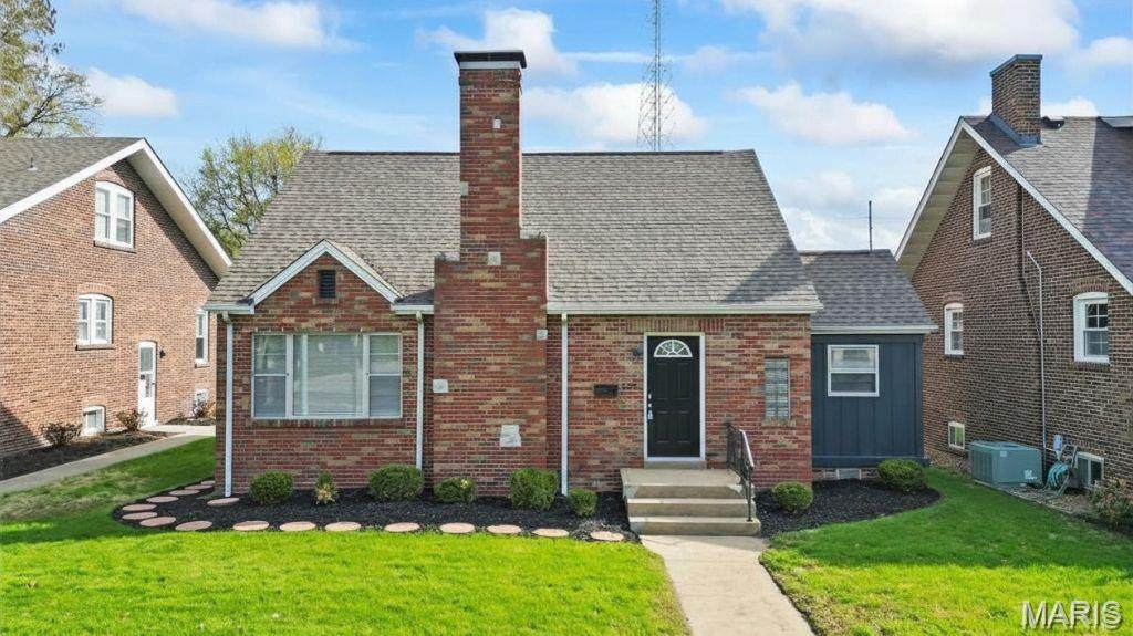 2121 Main Street - Photo 1