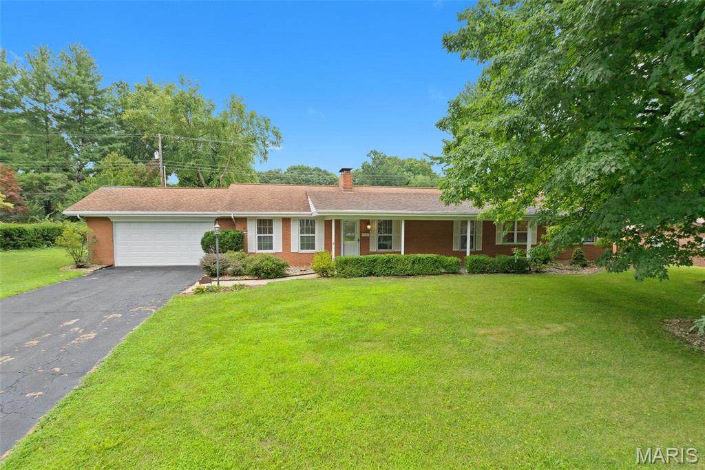 117 Fairway Drive - Photo 1