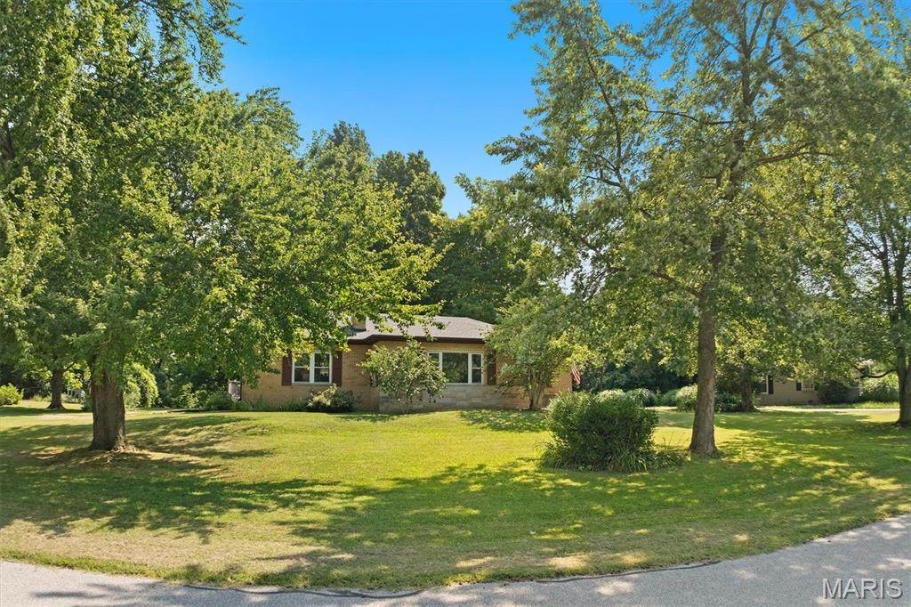 9 Lou Juan Drive - Photo 1