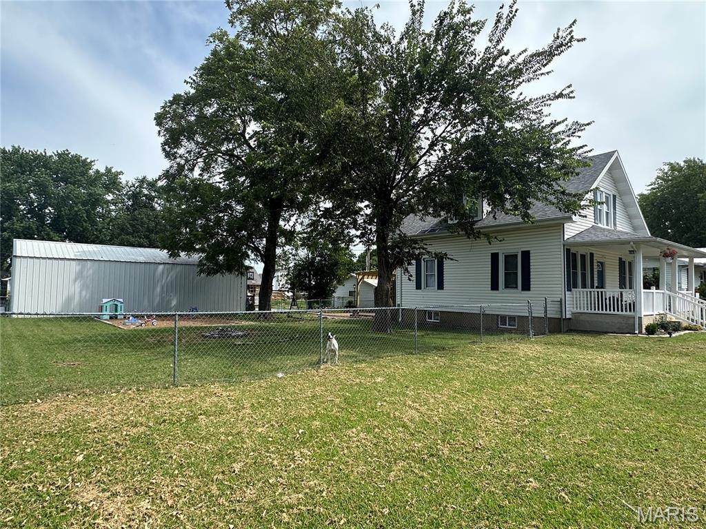 205 Monroe - Photo 1