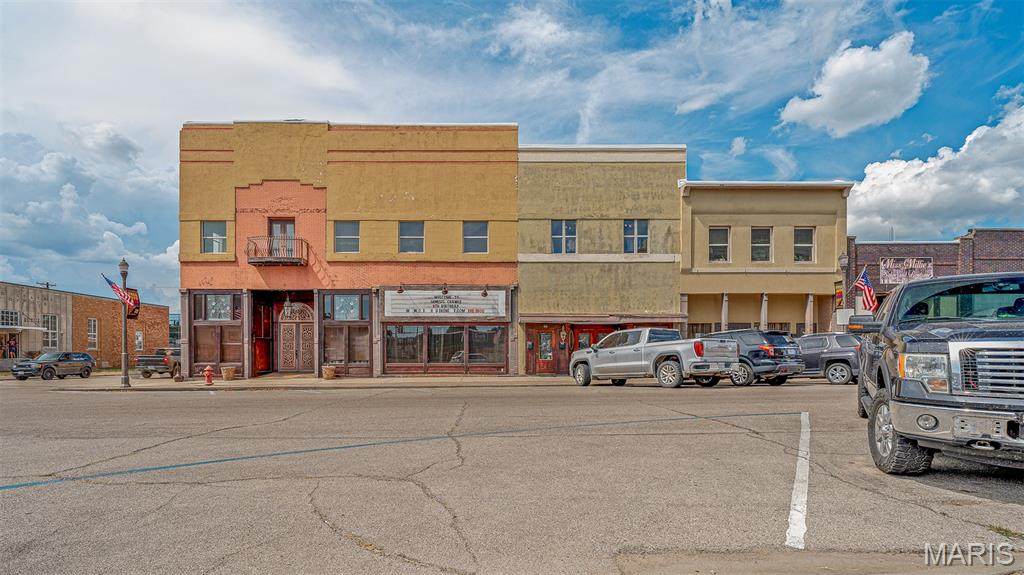 100 N Courthouse Square - Photo 1