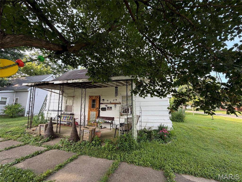 623 2nd Street - Photo 1