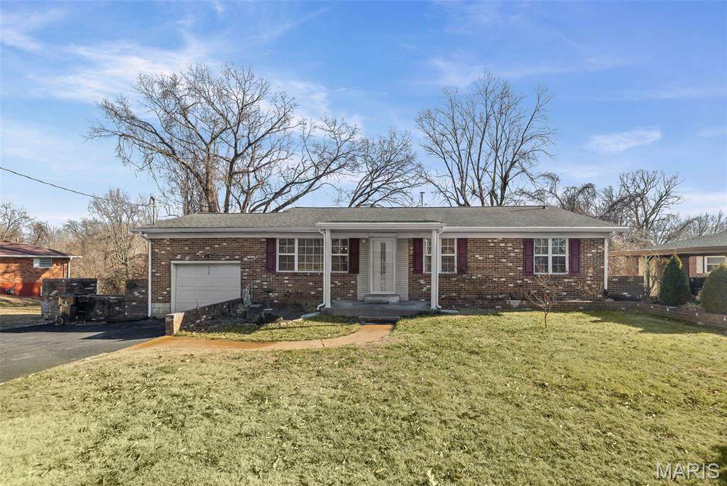 208 Hillwood Drive - Photo 1