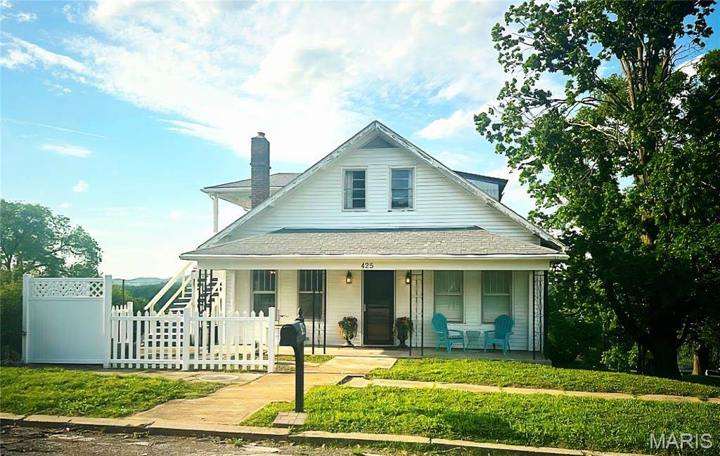 423 3rd Street - Photo 1