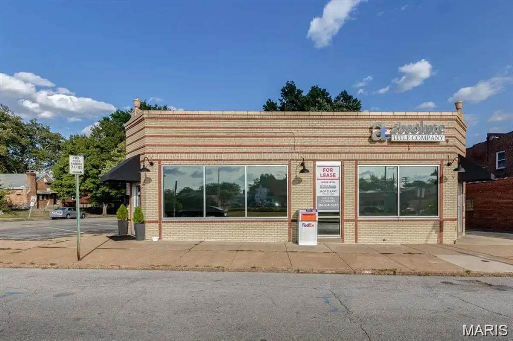 4700 Hampton Avenue - Photo 1