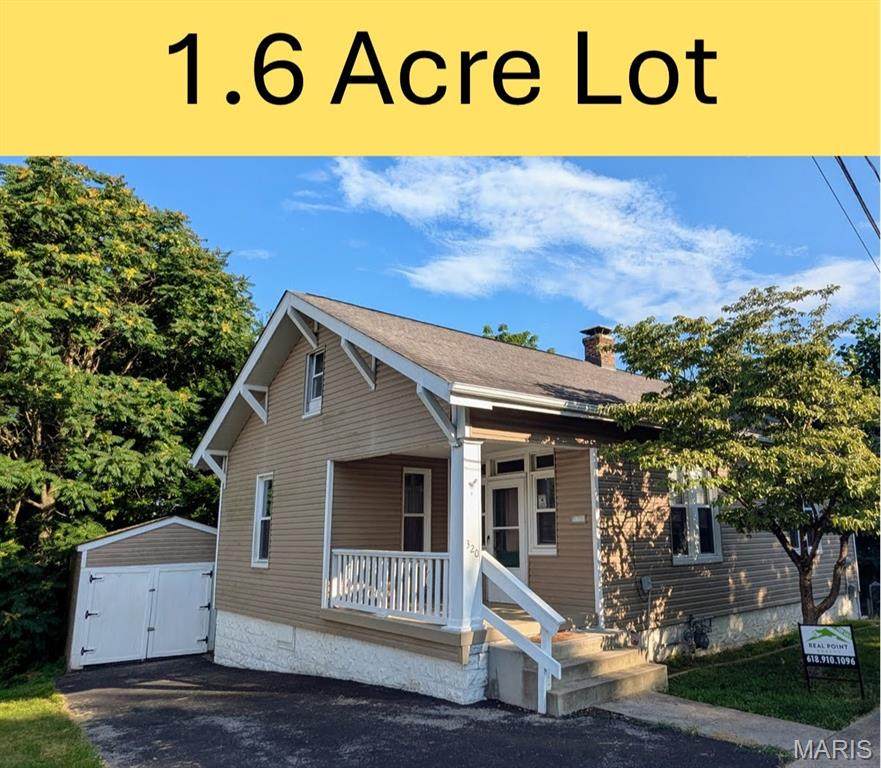 320 Leila Street - Photo 1