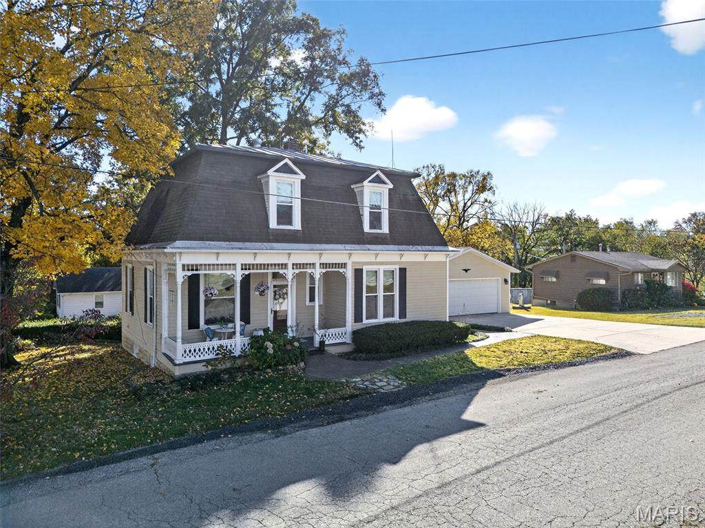 5548 Chestnut Street - Photo 1