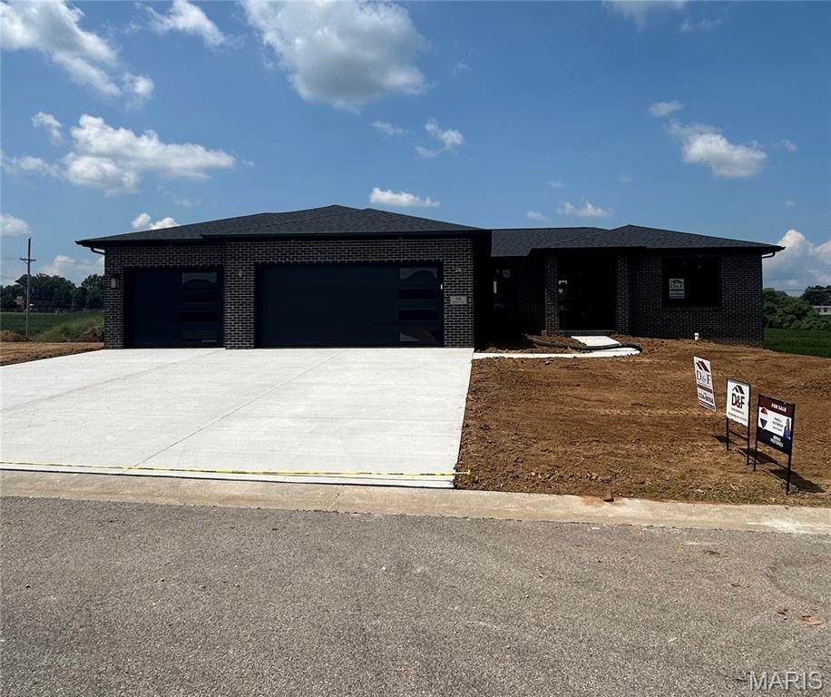 516 Hayden Drive - Photo 1