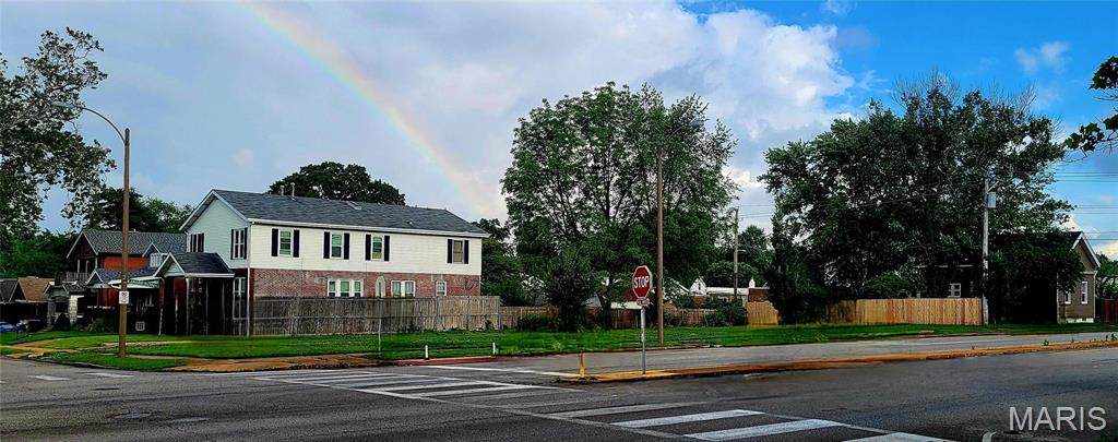 3308 Jamieson Avenue - Photo 1