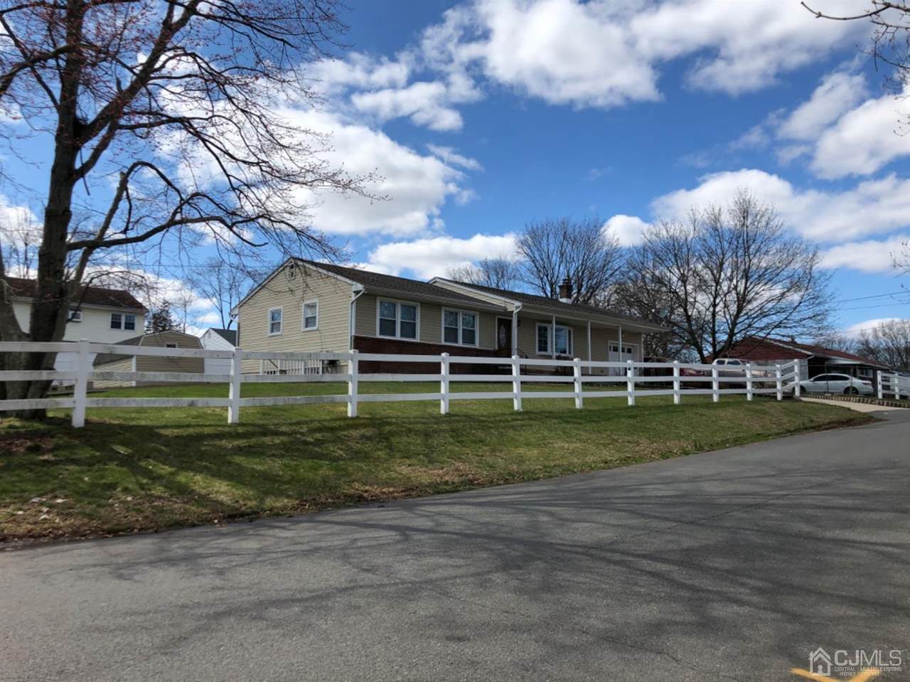 70 Lawrence Avenue - Photo 1