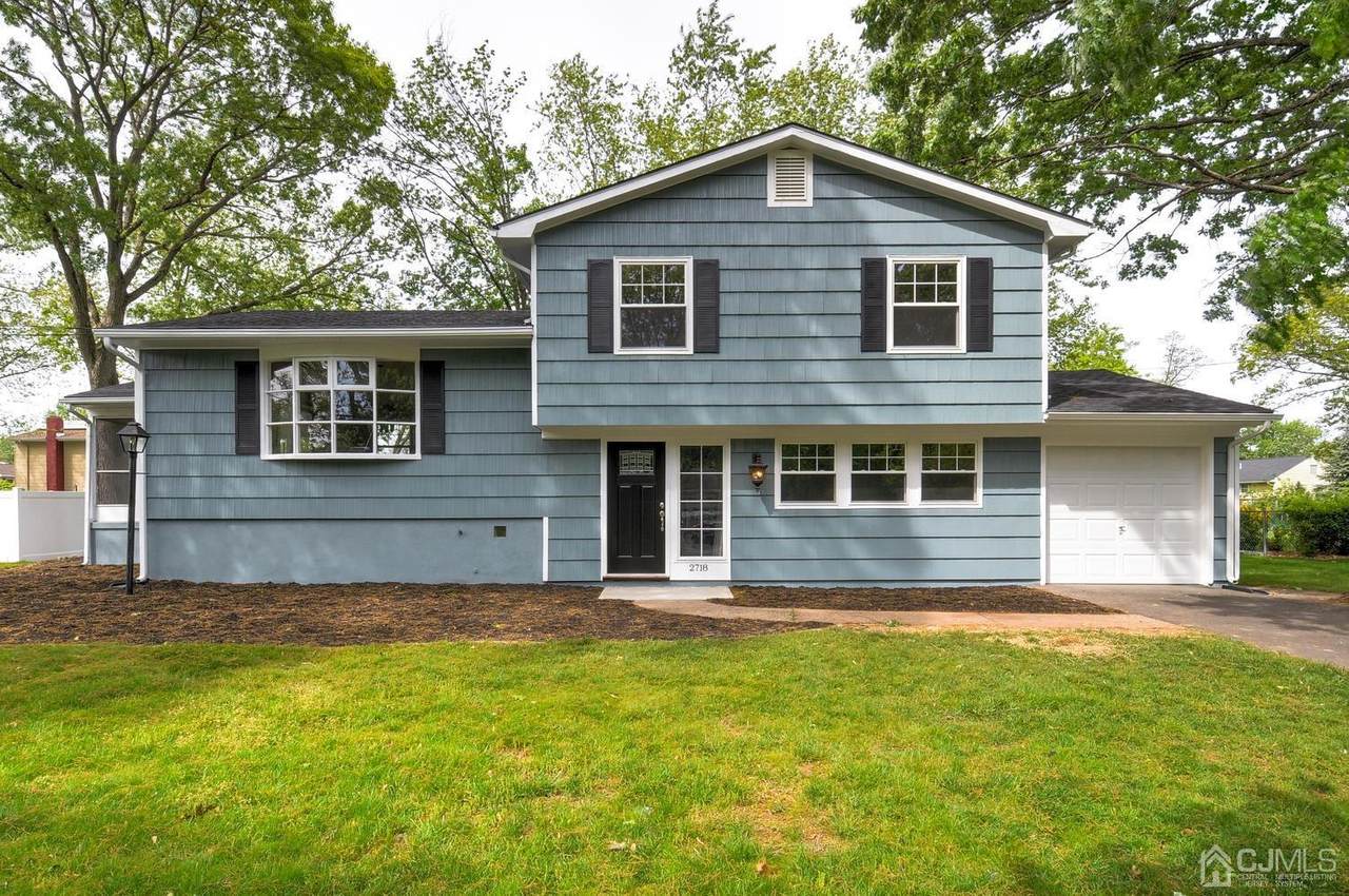 2718 Custer Street - Photo 1
