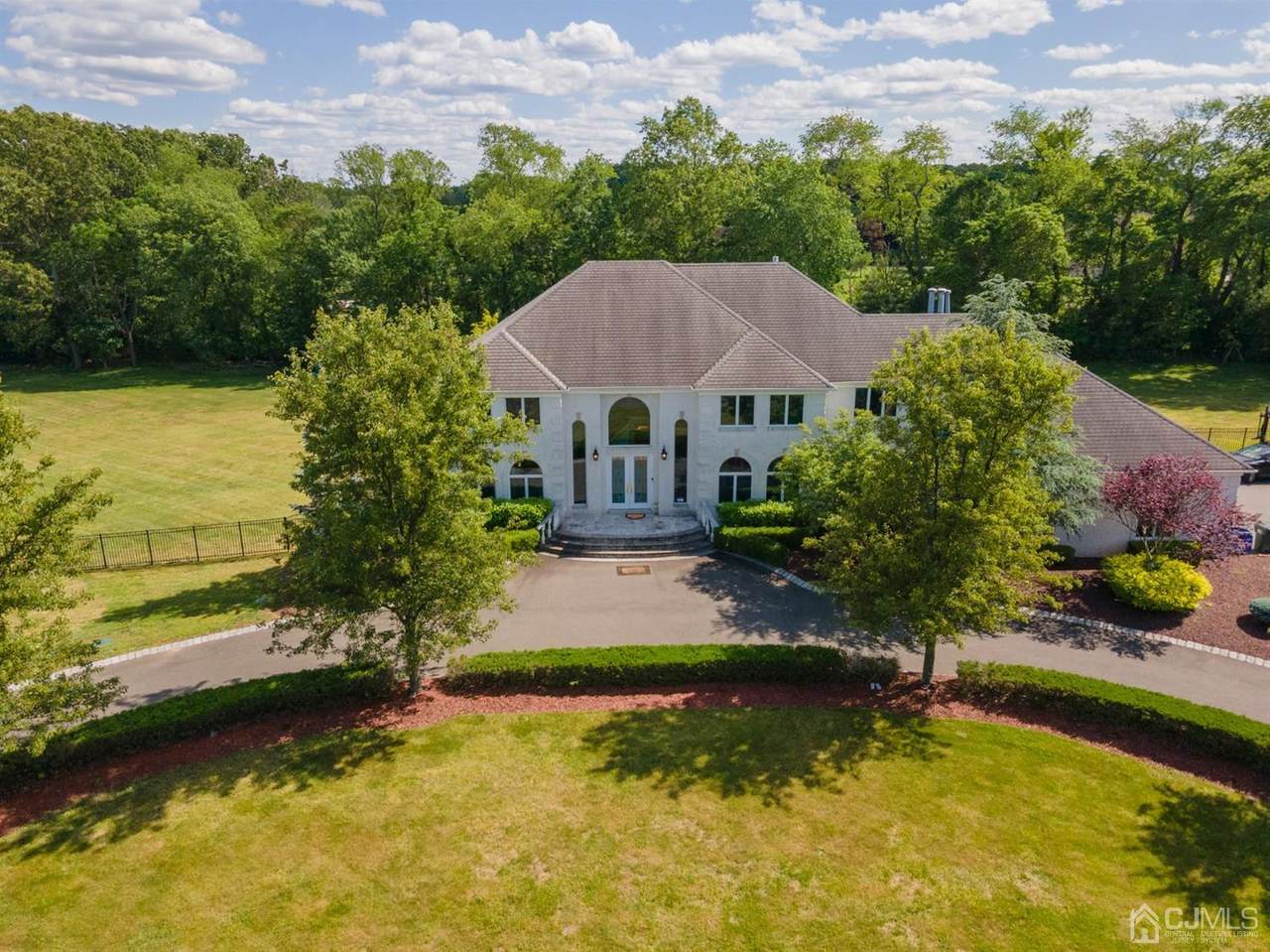 17 Crest Circle Drive - Photo 1