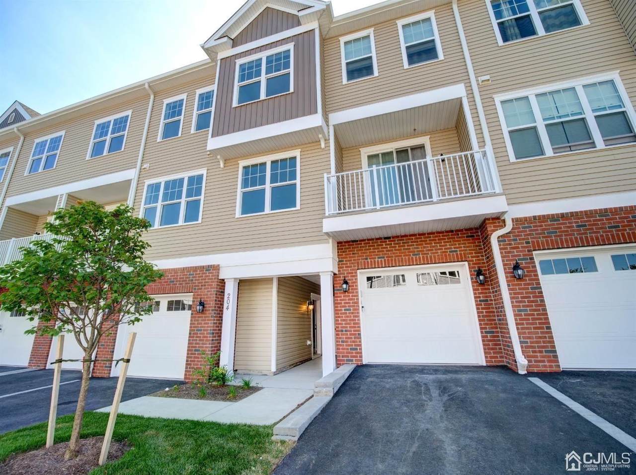 803 Greenland Square - Photo 1