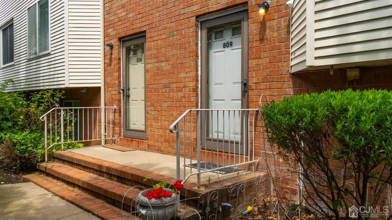 809 Holly Drive - Photo 1