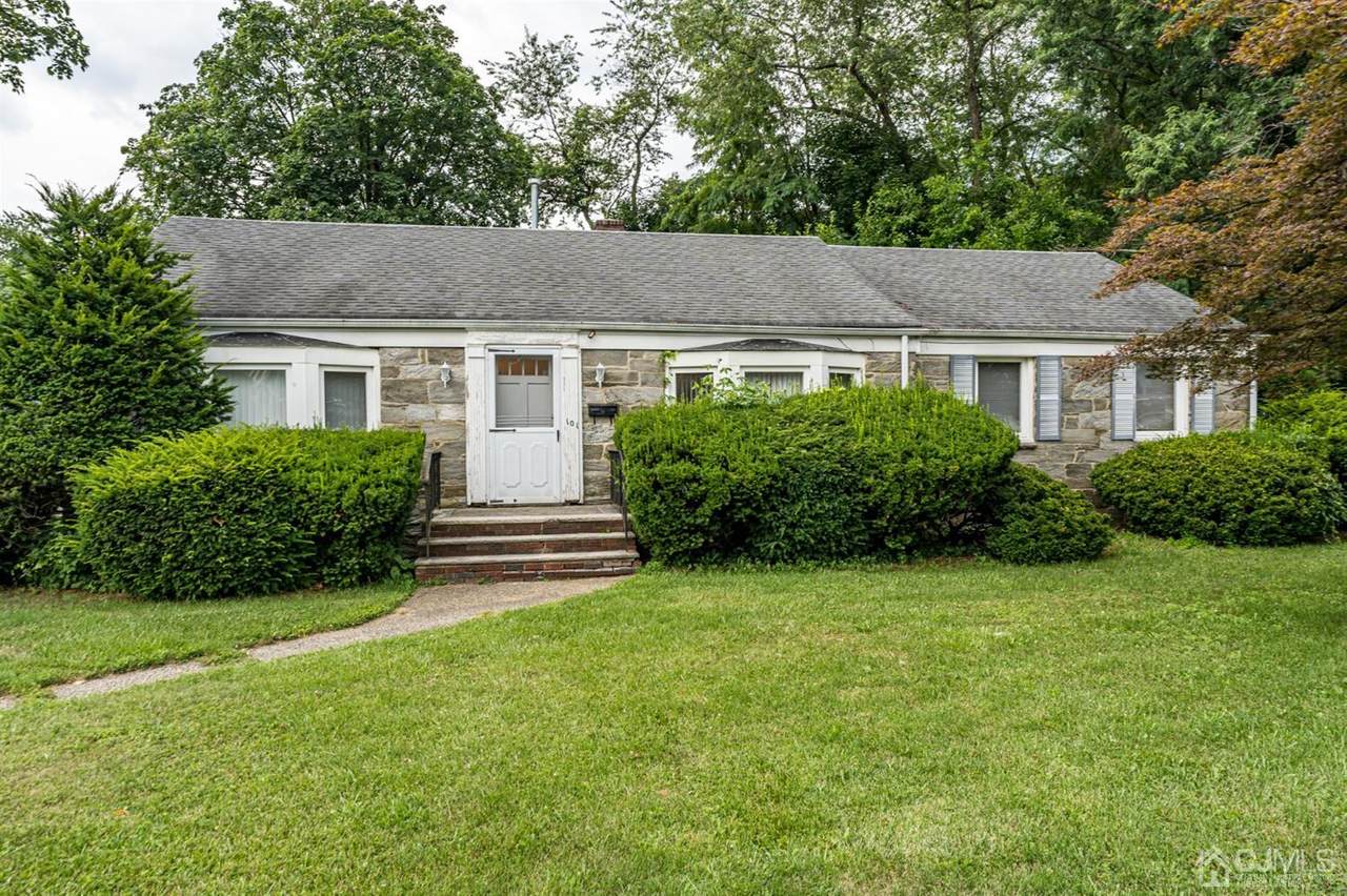 101 Sampton Avenue - Photo 1