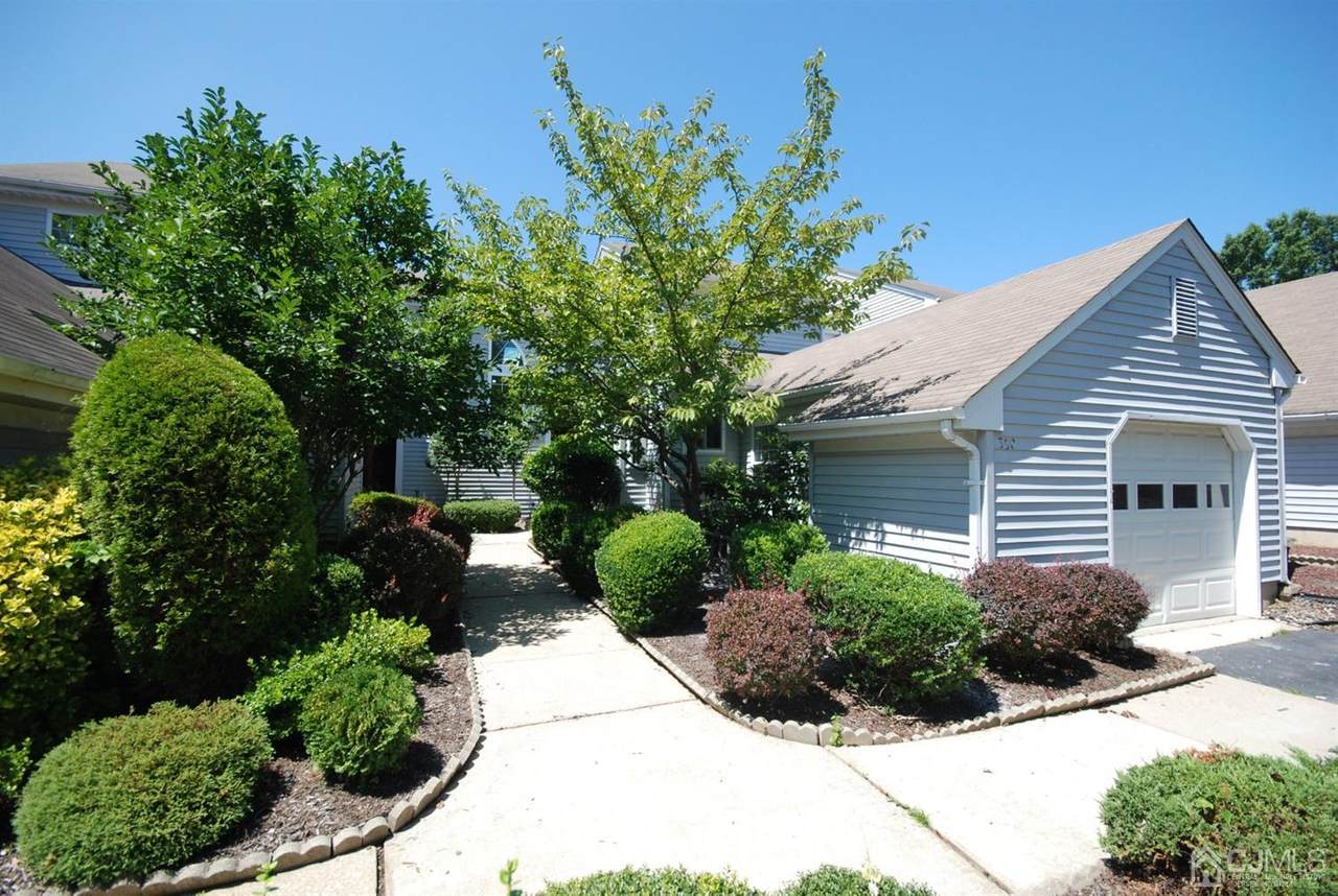 39 Canterbury Drive - Photo 1