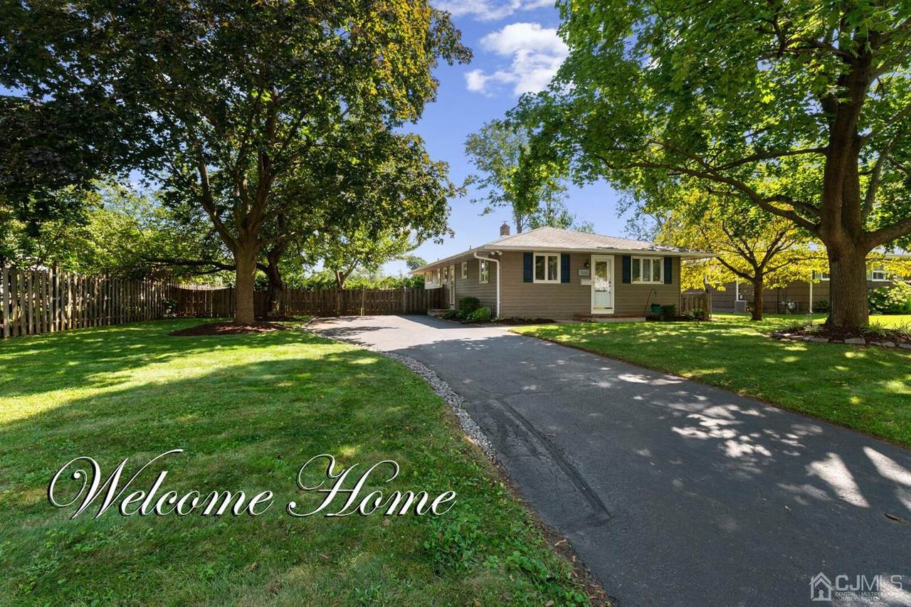390 Seneca Avenue - Photo 1