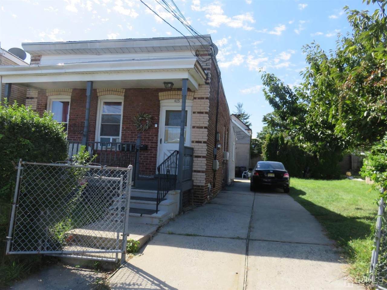 409 Leon Avenue - Photo 1