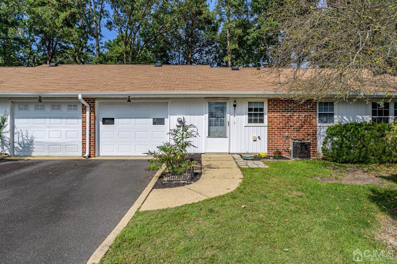 831 Inverness Court - Photo 1
