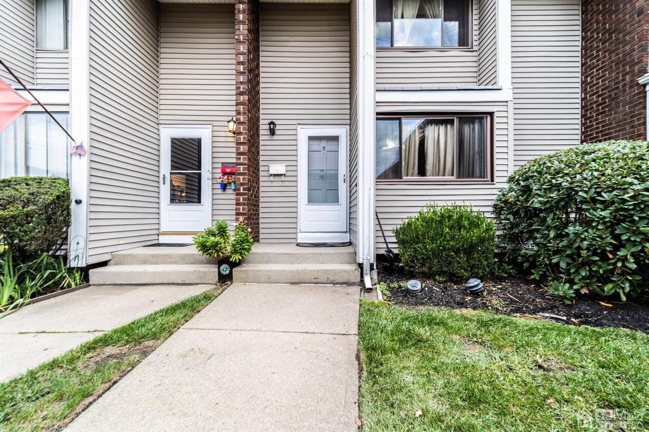 5 Quincy Circle - Photo 1